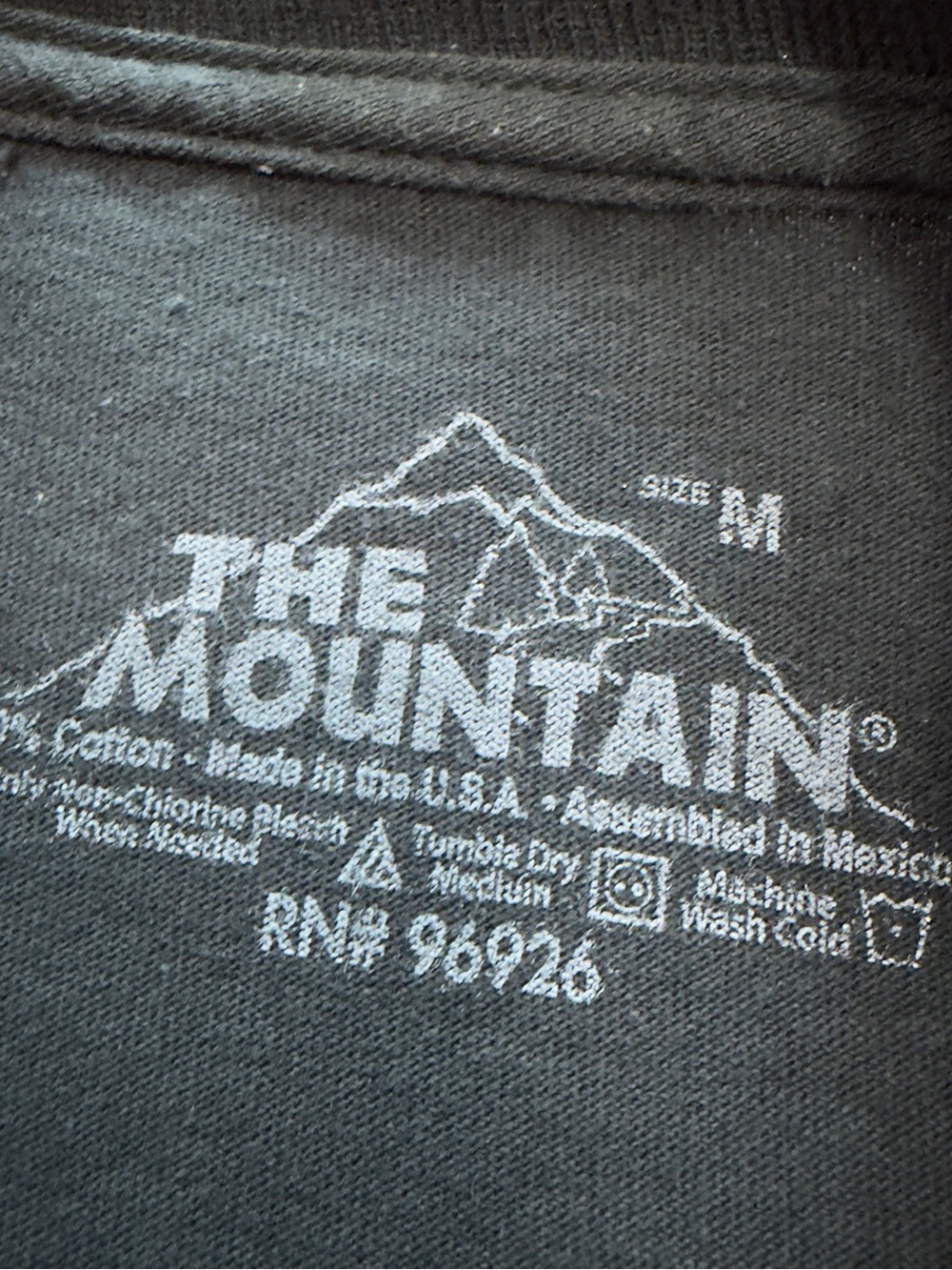 The Mountain Shark Graphic Tee Y2K Grunge Gothic Streetwear M - Picture 4 of 7